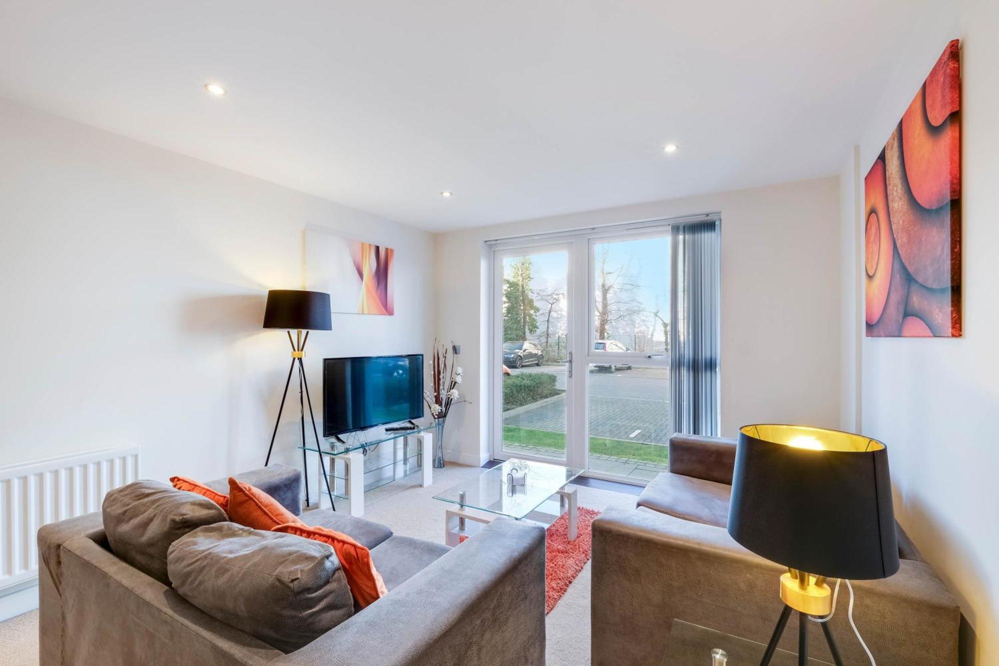 Alder House Serviced Apartment Maidenhead By 360Stays Exterior photo