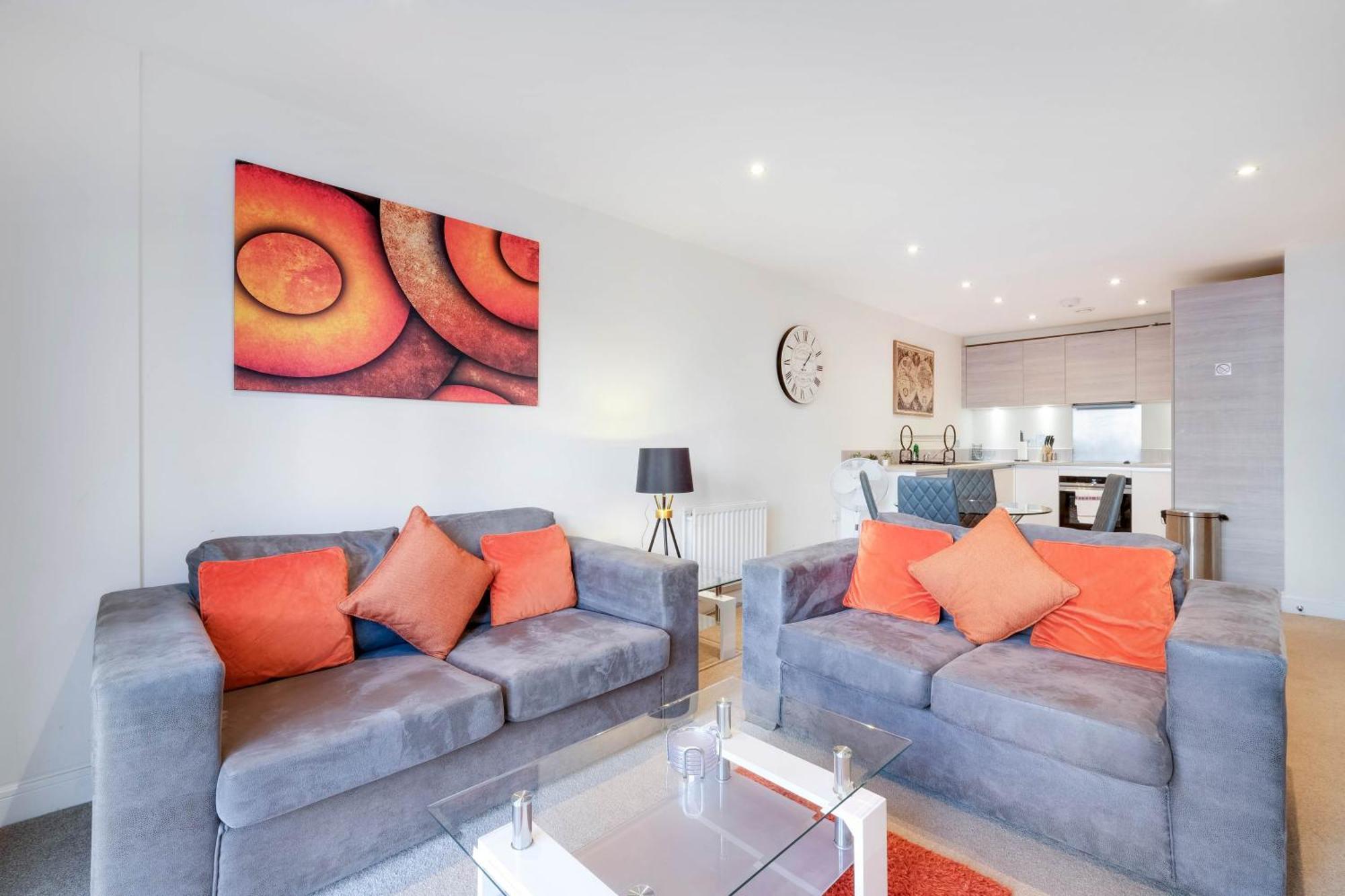 Alder House Serviced Apartment Maidenhead By 360Stays Exterior photo