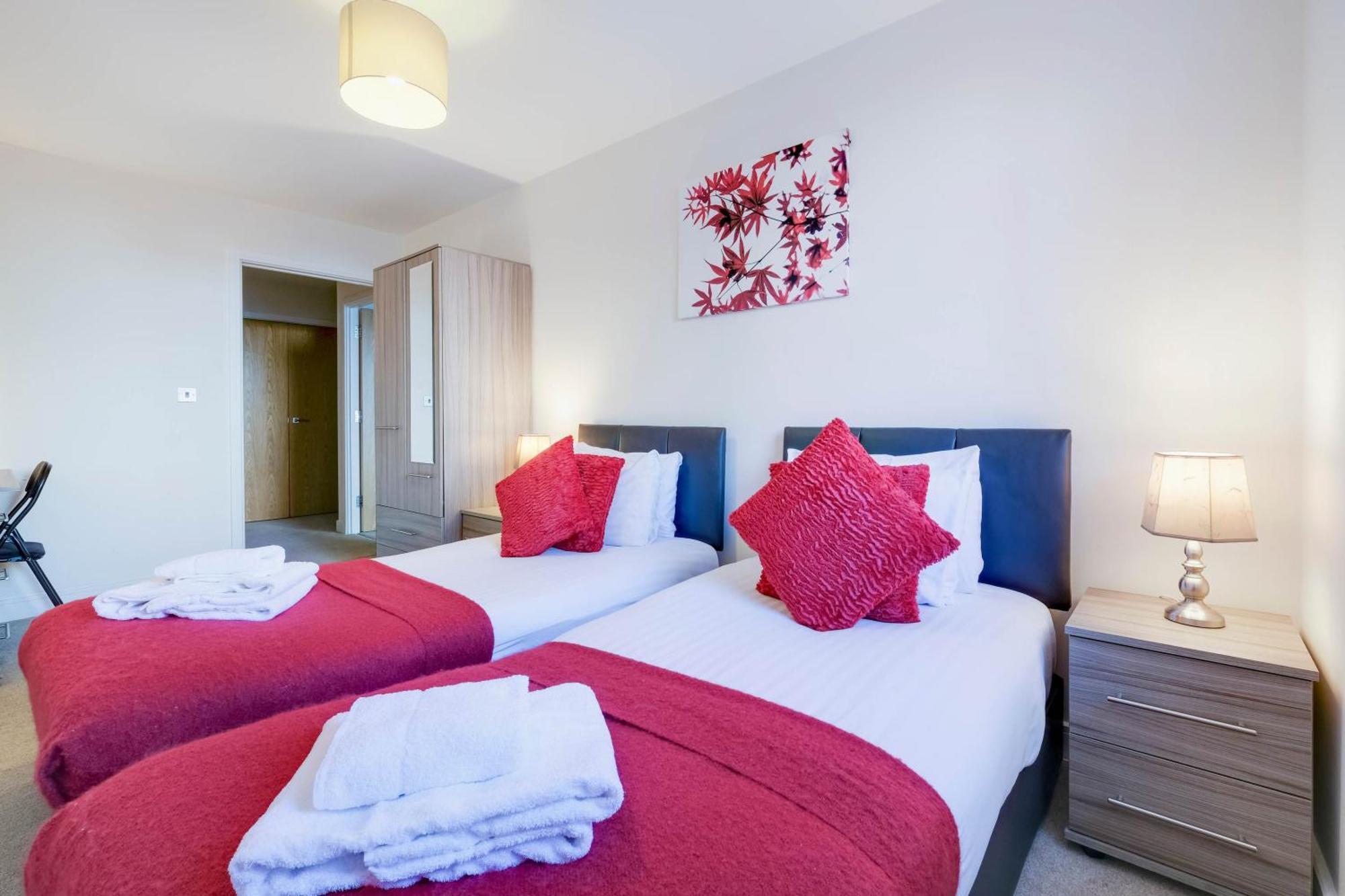 Alder House Serviced Apartment Maidenhead By 360Stays Exterior photo