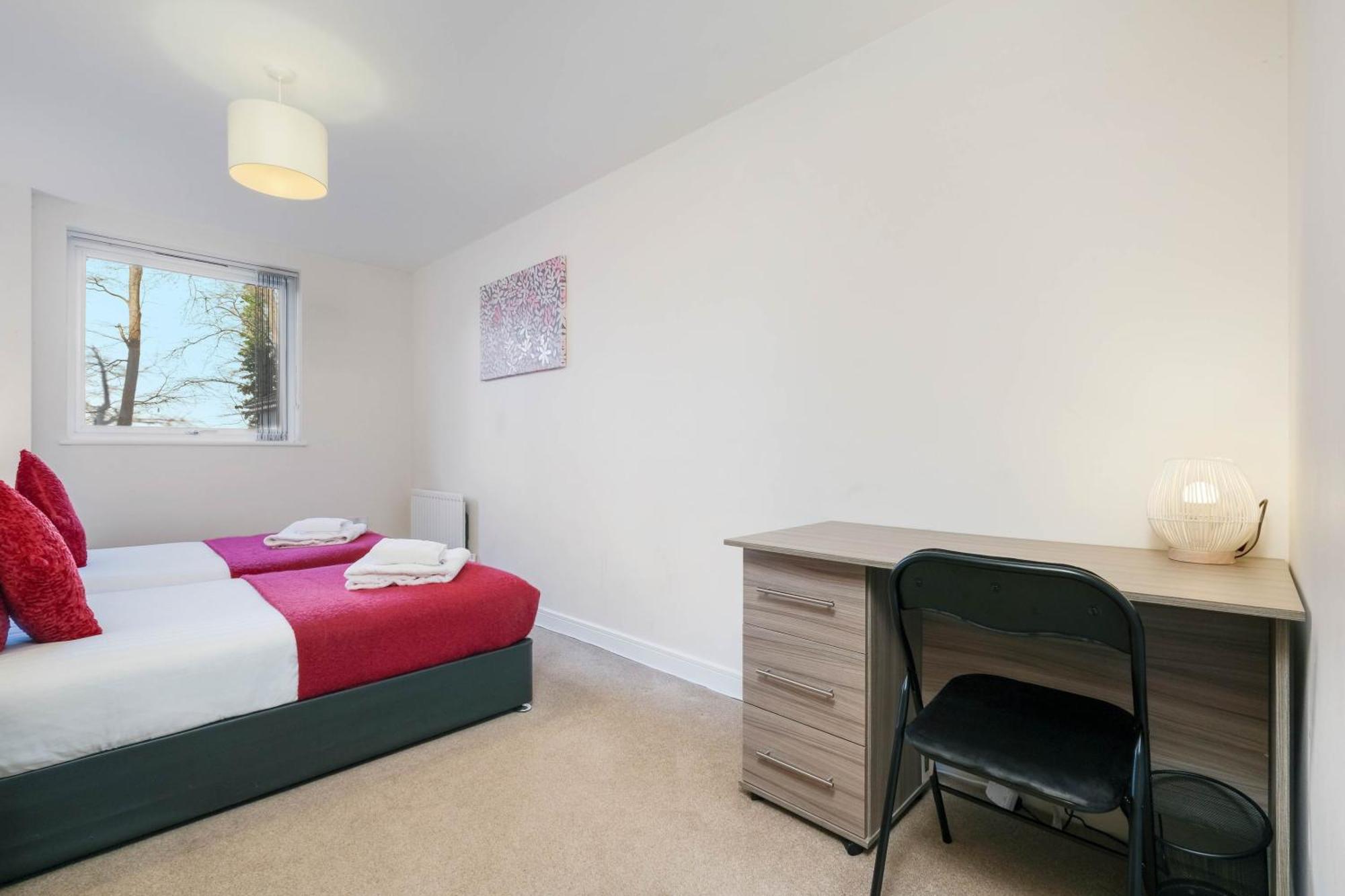 Alder House Serviced Apartment Maidenhead By 360Stays Exterior photo