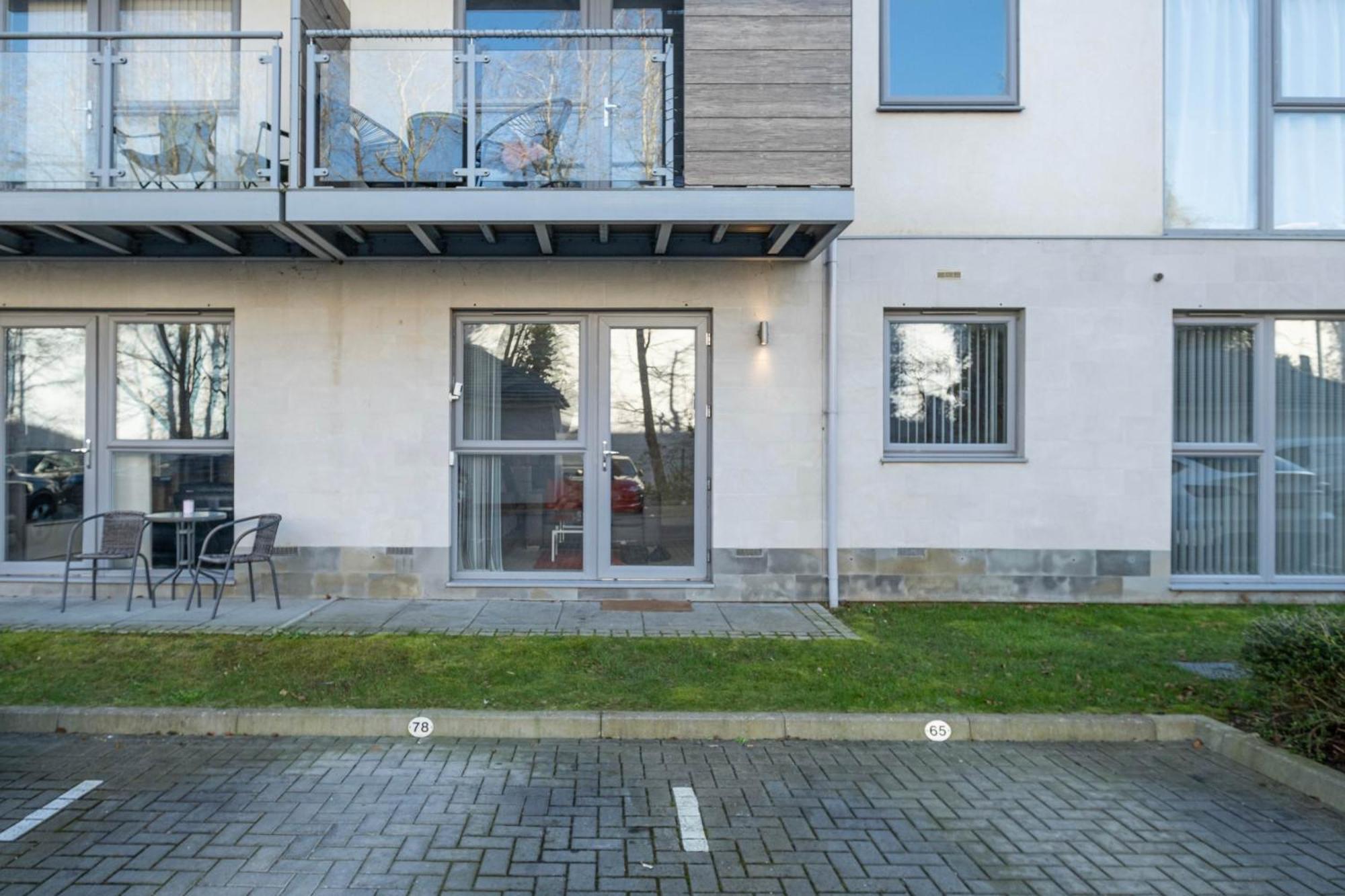 Alder House Serviced Apartment Maidenhead By 360Stays Exterior photo